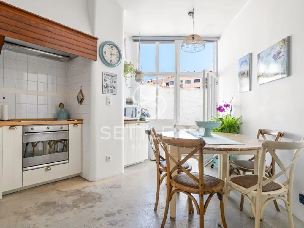 Cuisine - Refurbished Centenary Building with Apartments in Parede