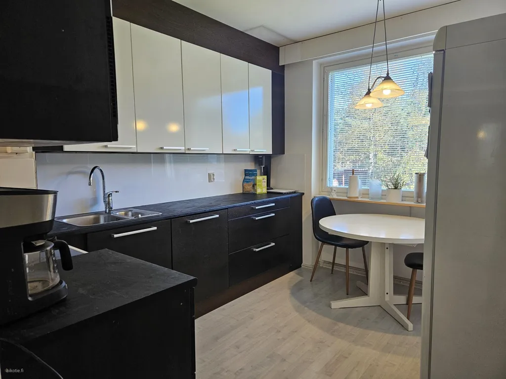 Cuisine - Apartment with Renovated Bathroom in Rauma