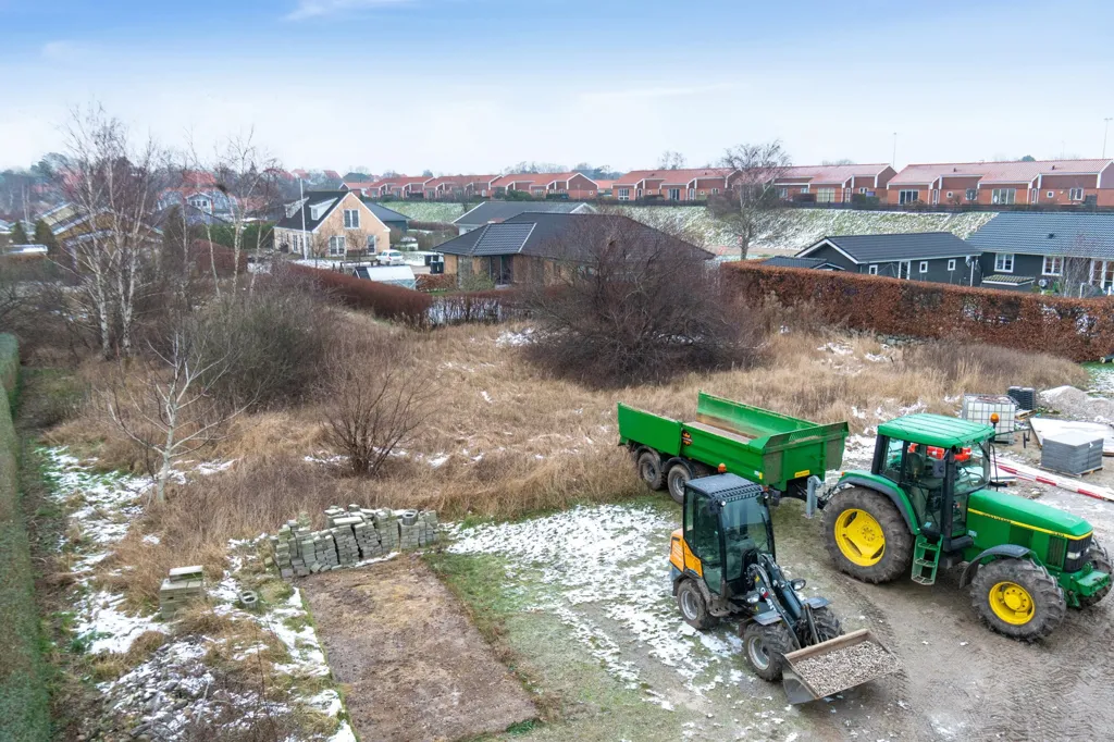 Õhuvaade - Year-Round Plot with 5G Coverage in Højby