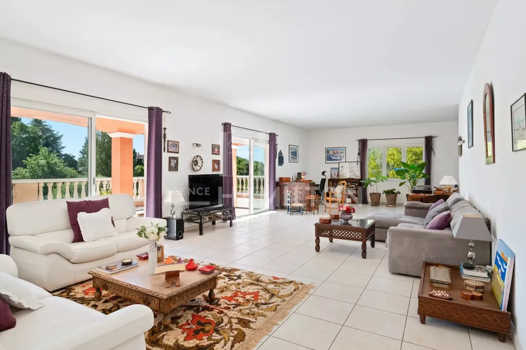 Soggiorno - Provençale Villa with Sea View in Gairaut