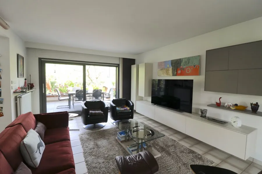 Living Room - Architectural House with Vineyard View in Wellenstein