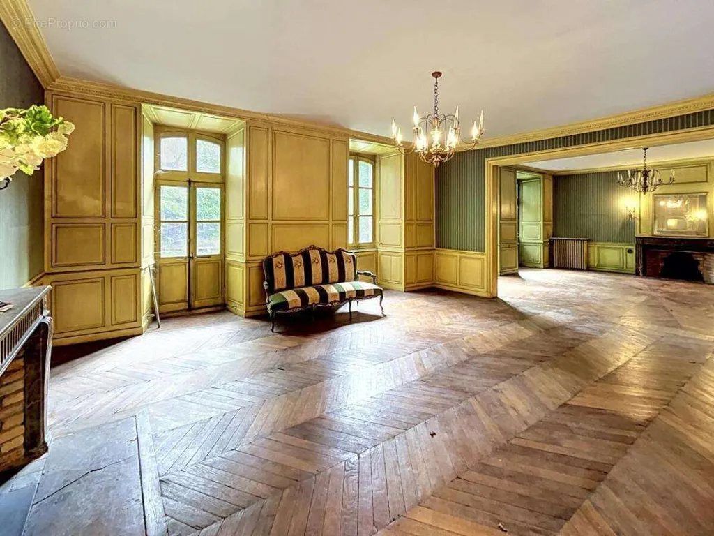 Elutuba - Historic Townhouse with Courtyard in Montluçon