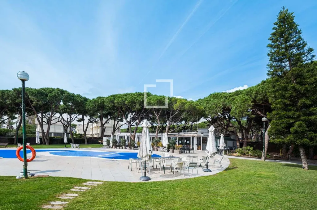 Bassein - Luxury Flat with Pool in Gavà Mar