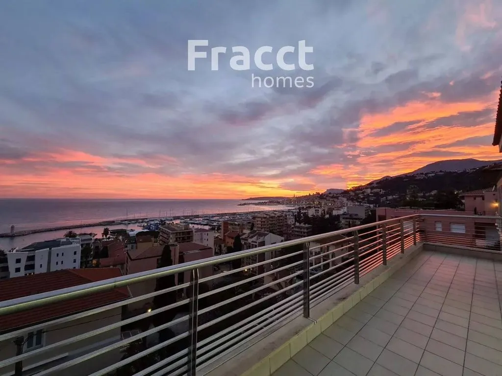 Rõdu - Luxury Penthouse with Sea View in Menton