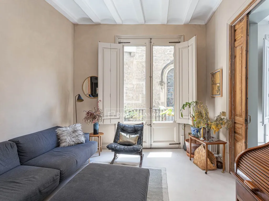 Séjour - Refurbished Apartment with Central Patio in Barcelona