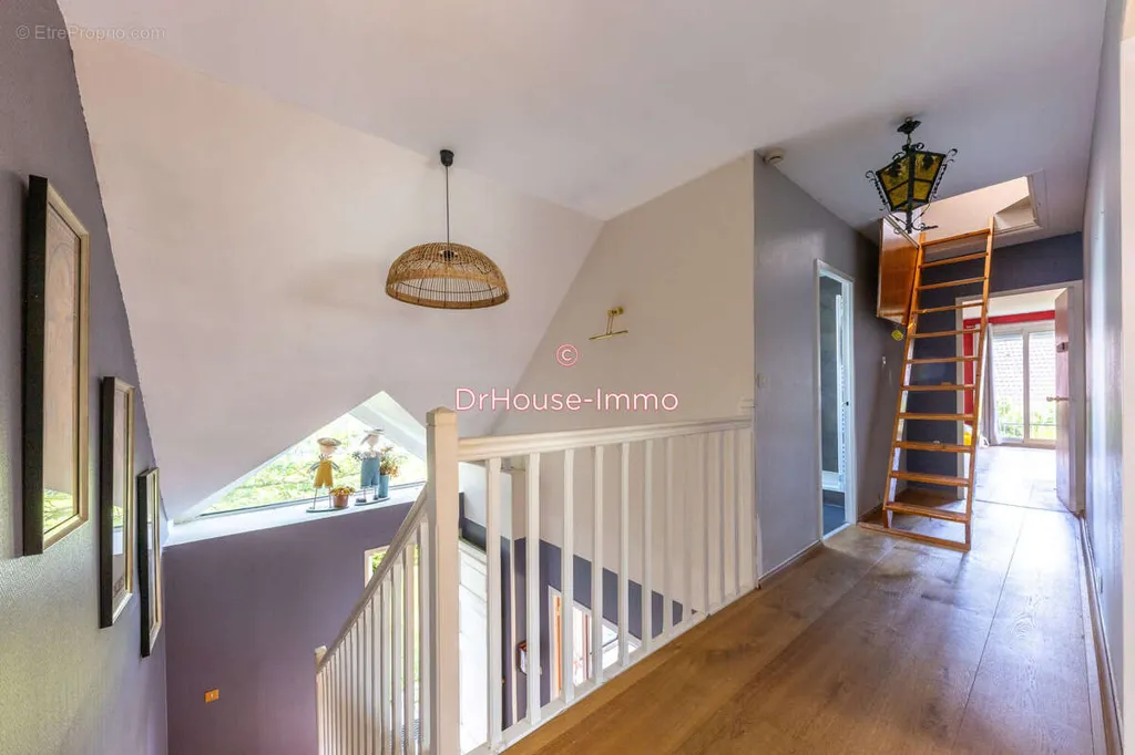 Maison 8 pièces à Plaisir