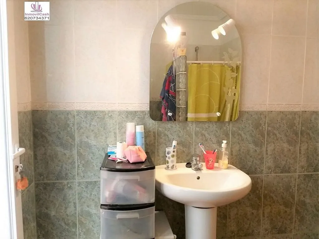 Salles de bain - Furnished Flat with Patio in Florida Alta
