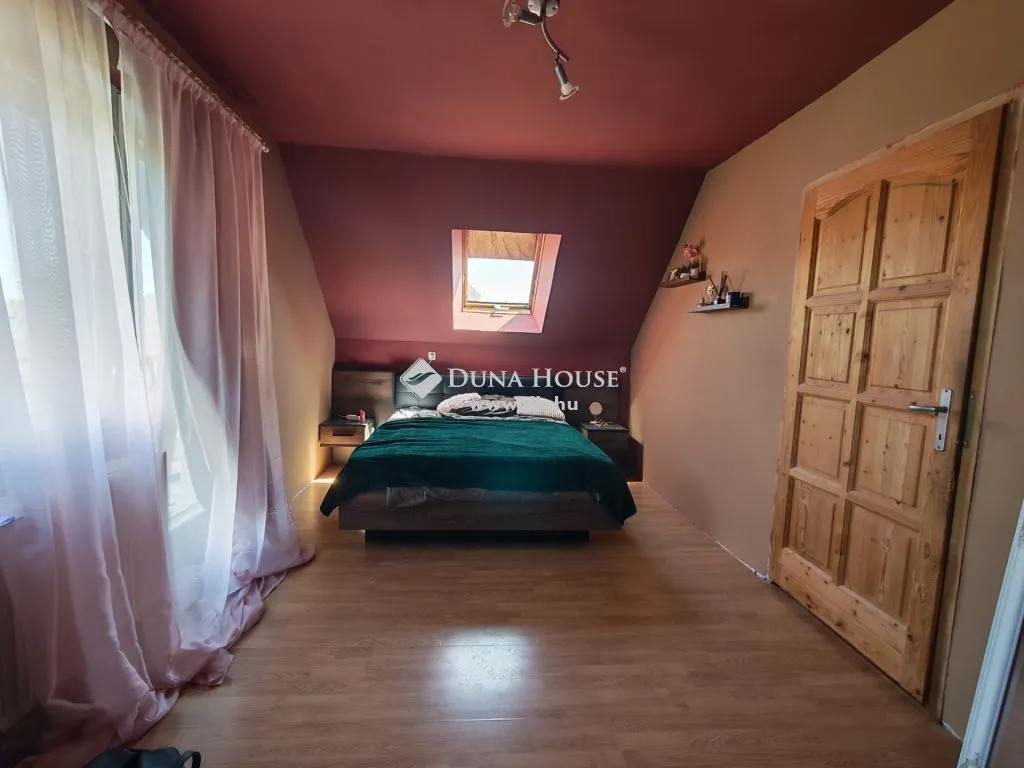 Magamistoad - 3-Bedroom House with Garden in Etyek