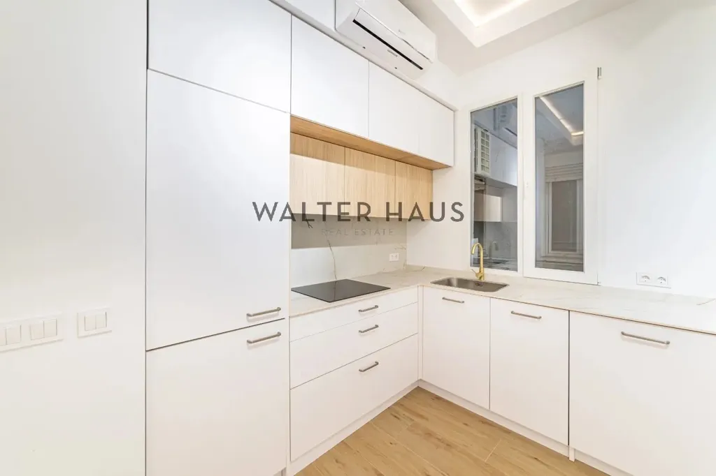 Cuisine - Modern Apartment with Mountain View in Madrid