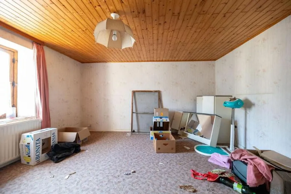 Chambres - Maison en Pierre à Rénover à Ouffet