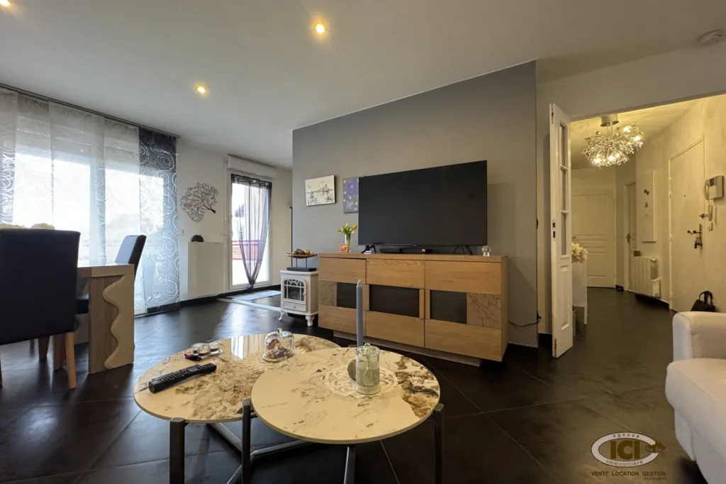 Elutuba - 5-Piece Apartment with Balconies in Annemasse