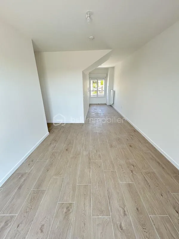 Living Room - New 3-Piece Flat with Balcony near RER A
