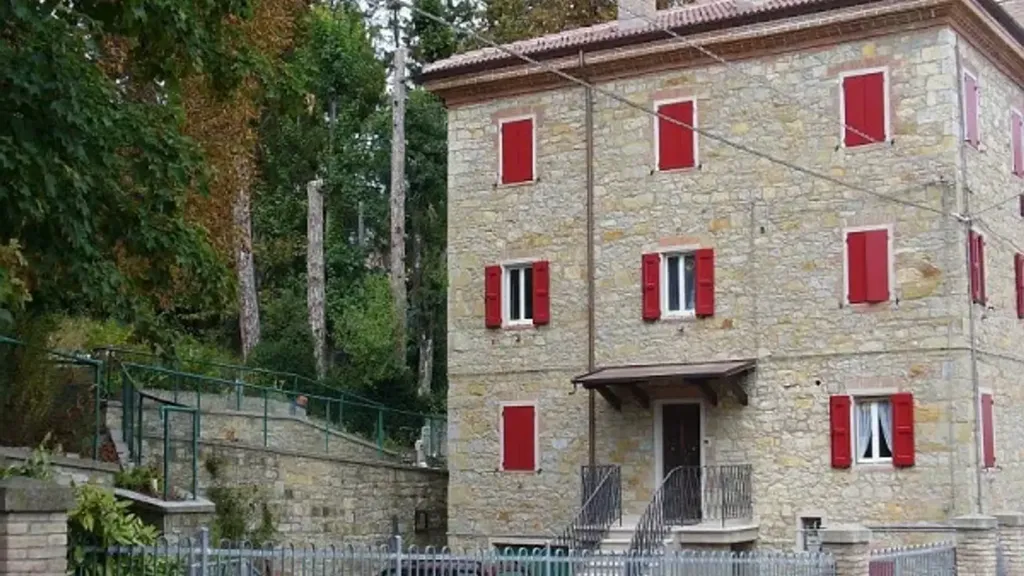Välivaade - Two-Bedroom Apartment with Balcony in Serramazzoni