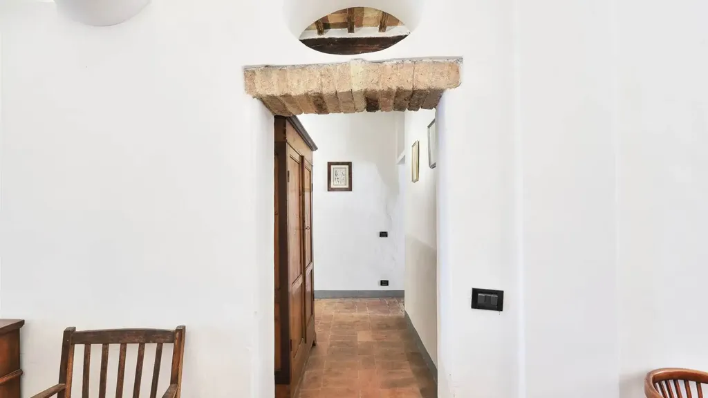 Esik - Historic Apartments with Rooftop Terrace in Radicondoli