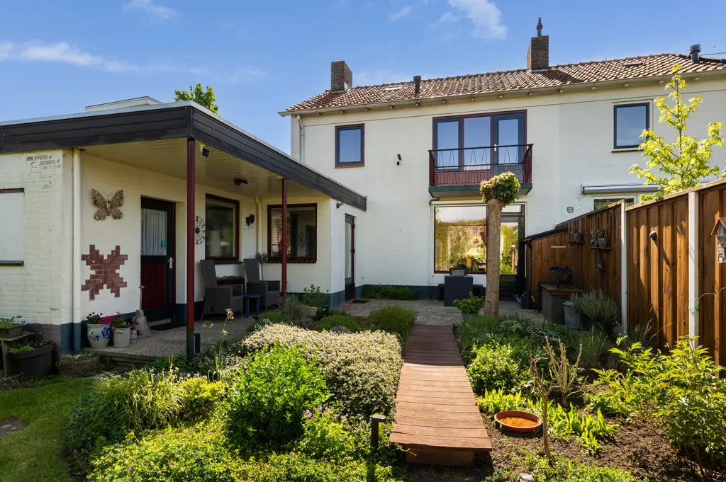 Aed - Half-Duplex with Garden in Goor