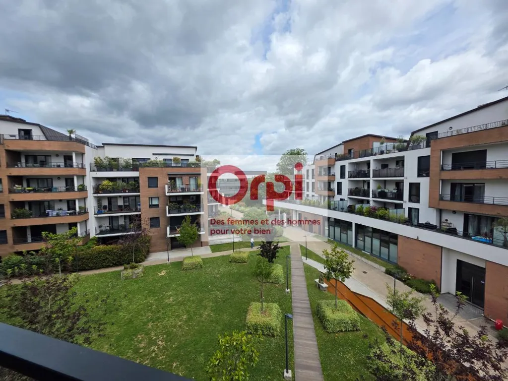 Rõdu - Modern Flat with Loggia in Le Plessis Robinson
