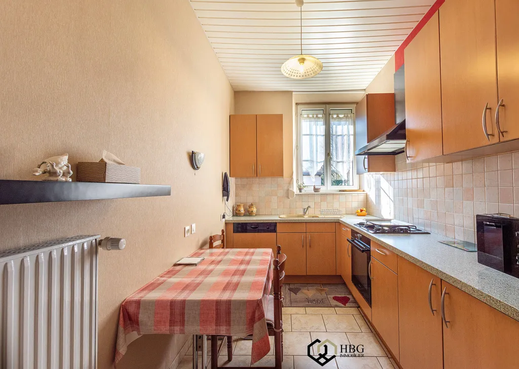 Köök - Spacious 4-Bedroom Apartment with Terrace in Seebach