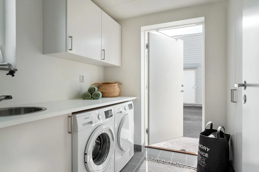Utility Room - Modern Villa with Garden in Sunny Location
