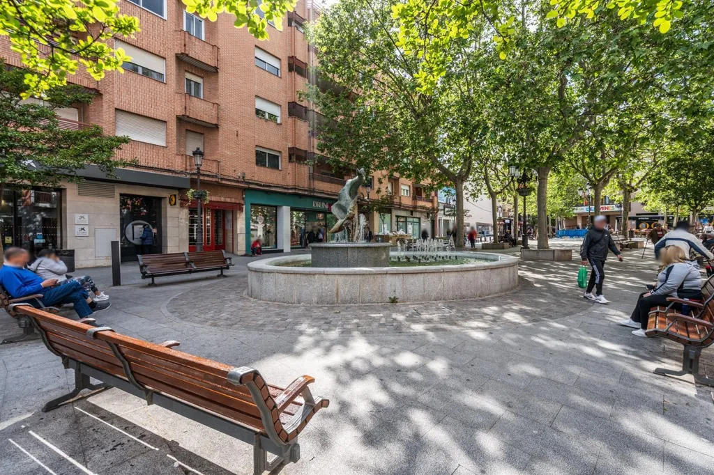 Commercial Unit in Plaza España, Leganés
