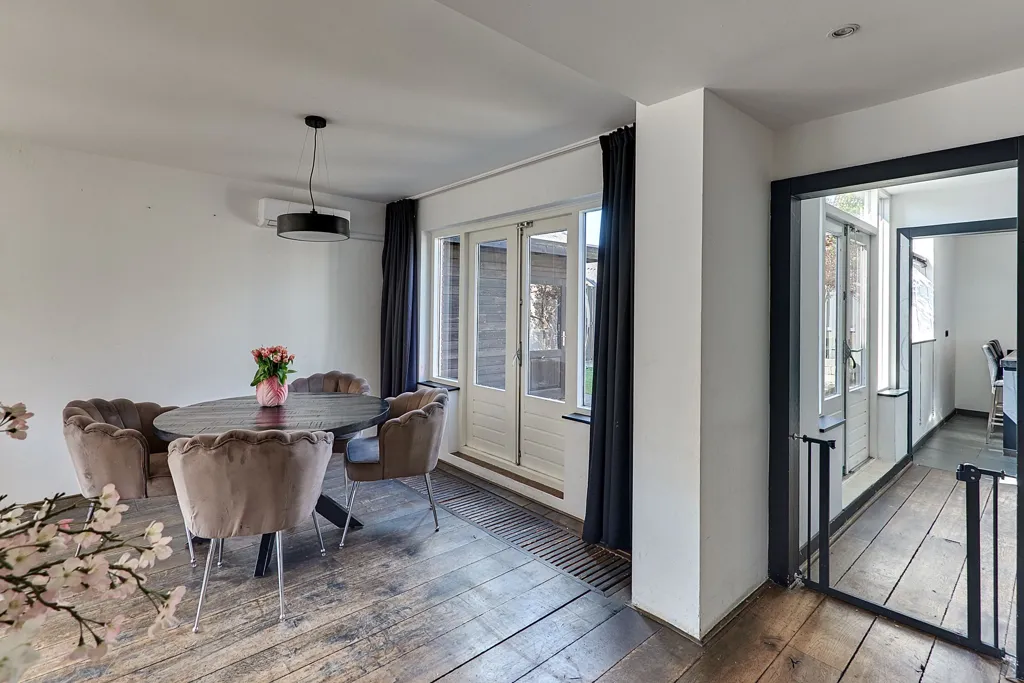 Salle à manger - End-Terrace House with Multifunctional Annex in Tweelingstad