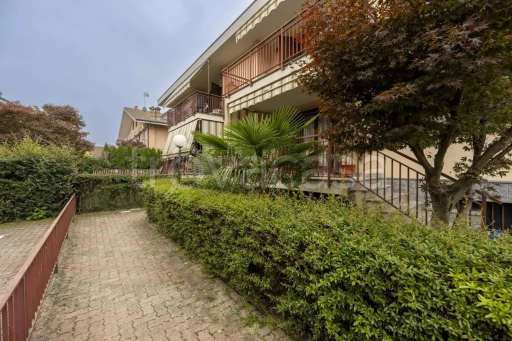 Jardin - Spacious Apartment with Terrace in Volpiano