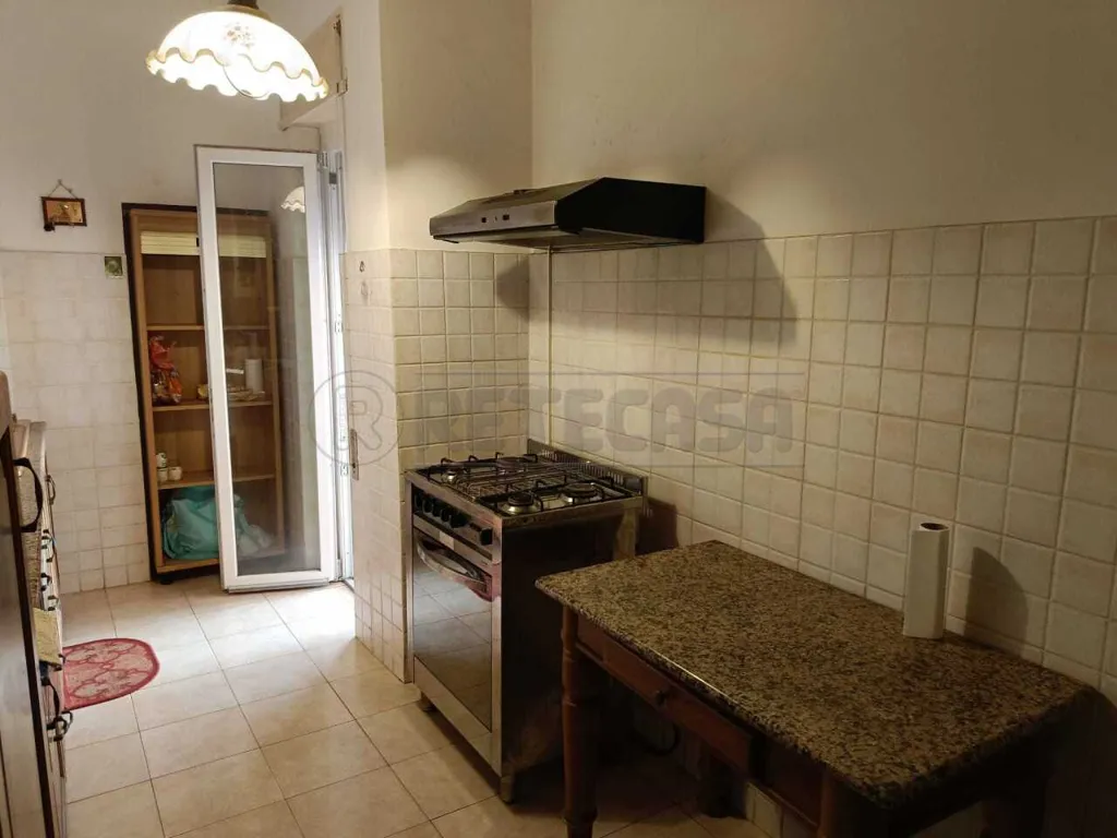 Cuisine - Rear-Facing Apartment with Terrace in Ladispoli