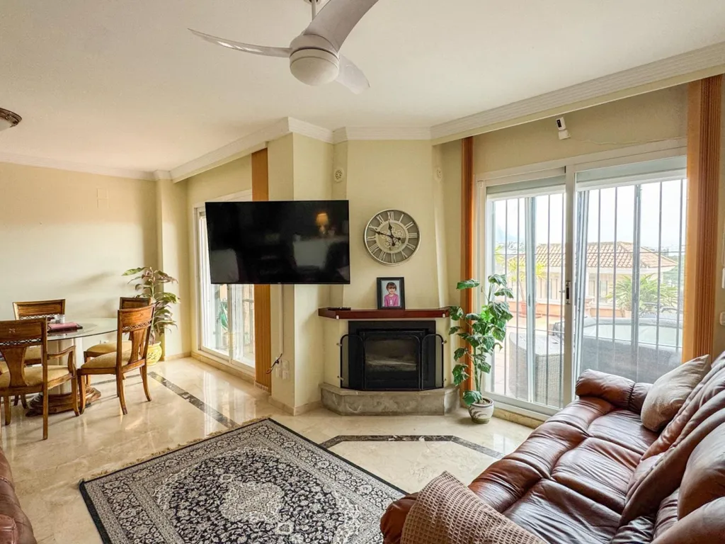 Elutuba - Townhouse with Sea Views in La Duquesa, Manilva