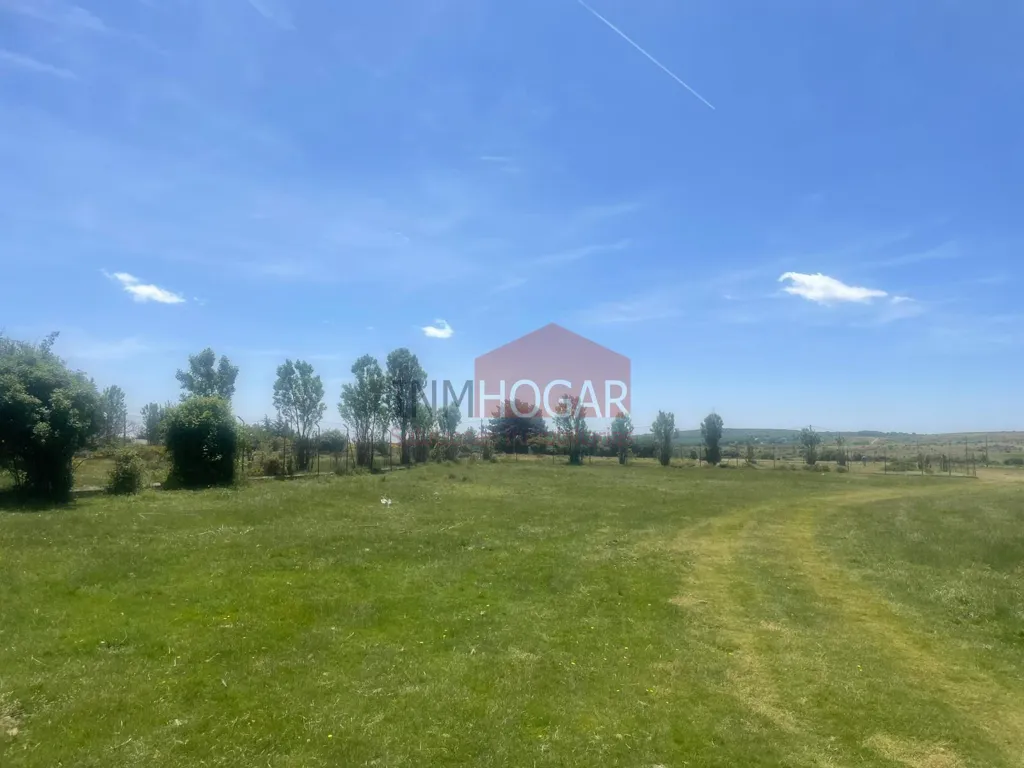 Aed - Rustic Plot in Herradón de Pinares
