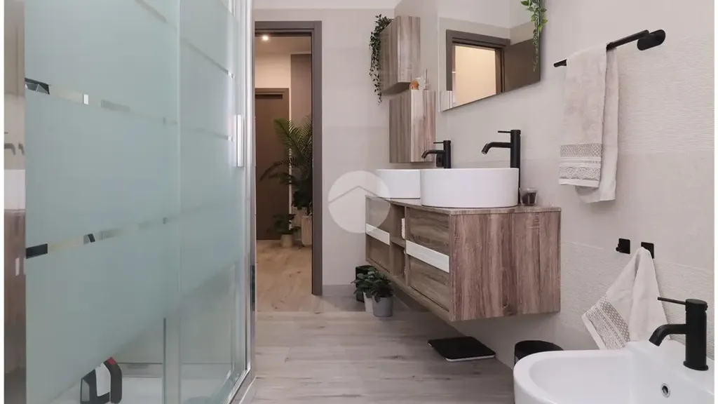 Salles de bain - Modernised Apartment with Balcony in Lucento, Turin