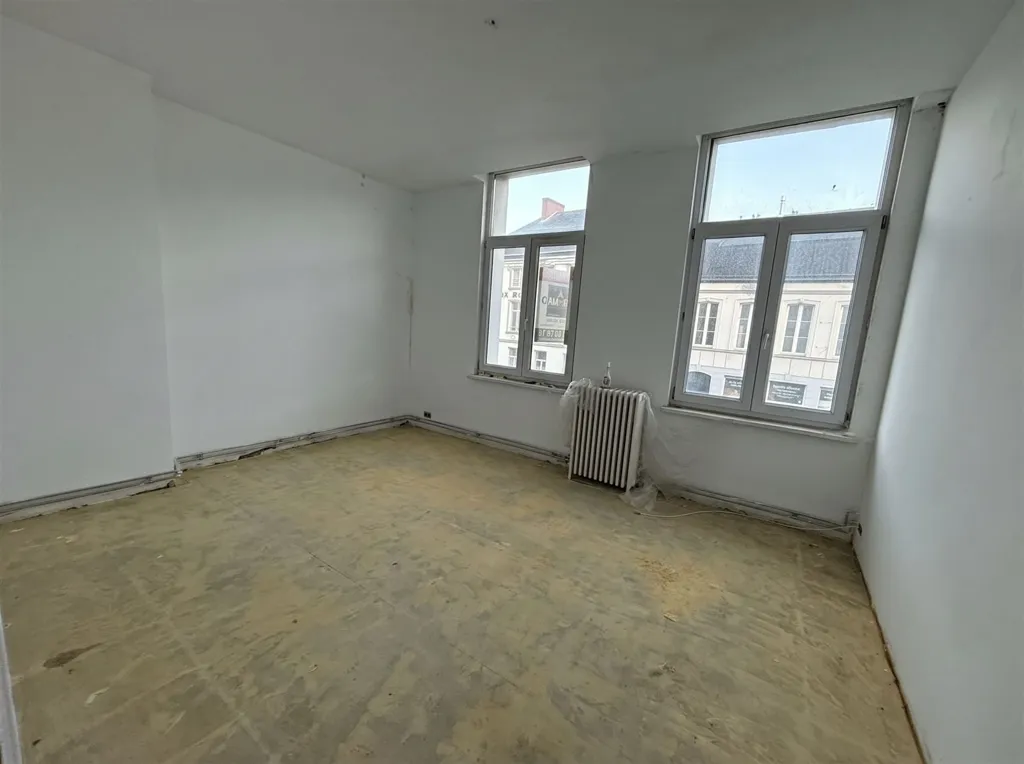 Pièces - Immeuble de Rapport Mixte au Centre-ville de Péruwelz