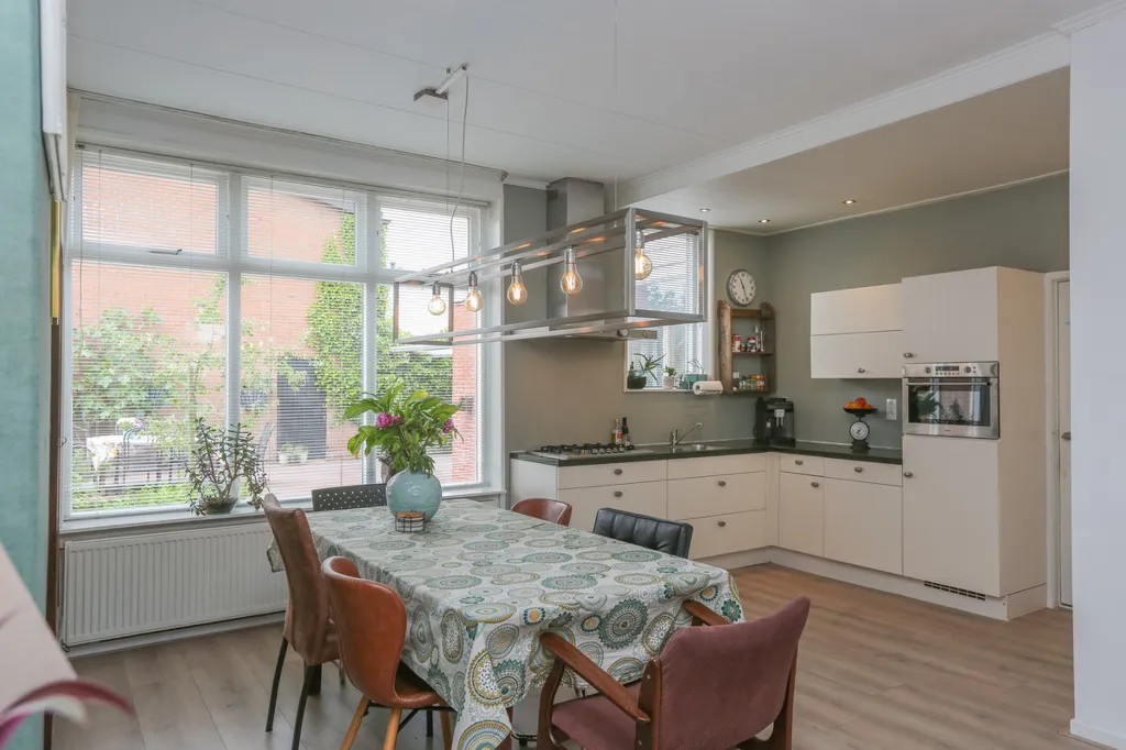 Sala da pranzo - Characterful Detached House with Garden in Buitenpost