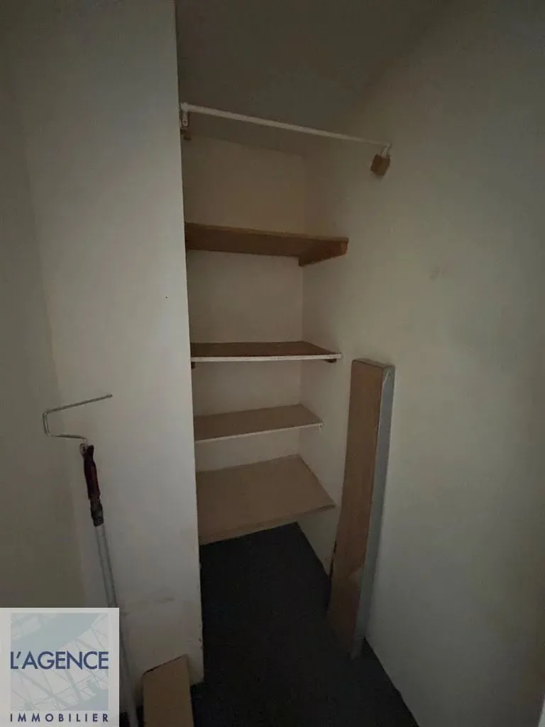 Rooms - T3 Flat for Renovation in Moissons