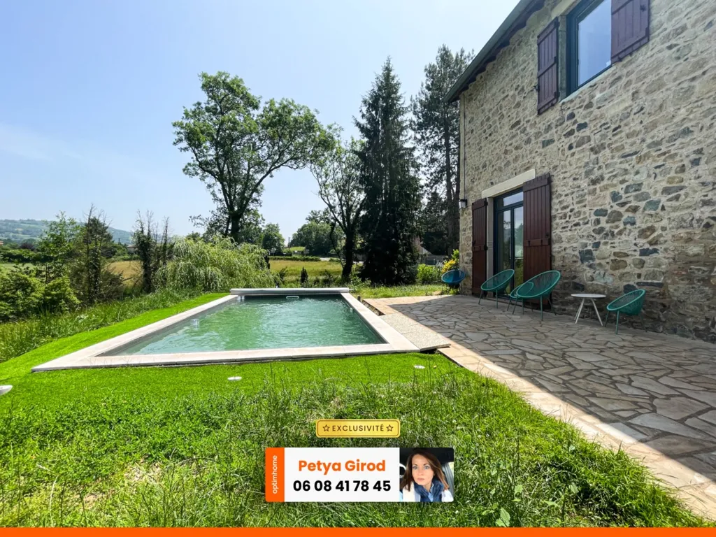 Piscine - Maison en Pierre avec Piscine près de Cluny
