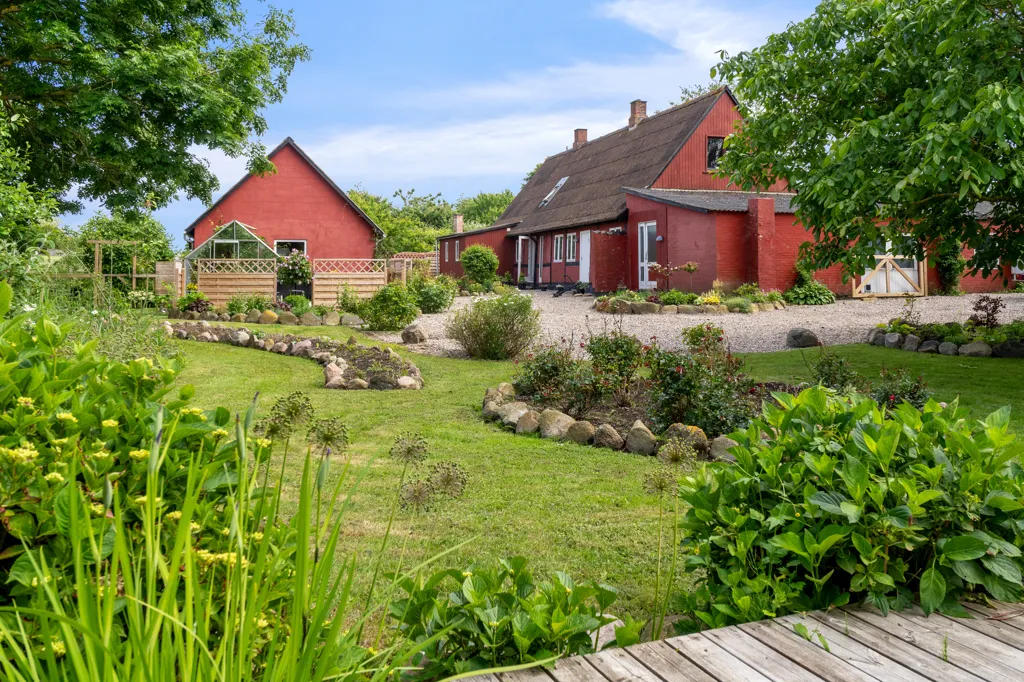 Aed - Historic Villa with Garden in Rudkøbing