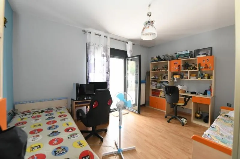 Chambres - Three-Bedroom House with Garden in Kallithea, Serres