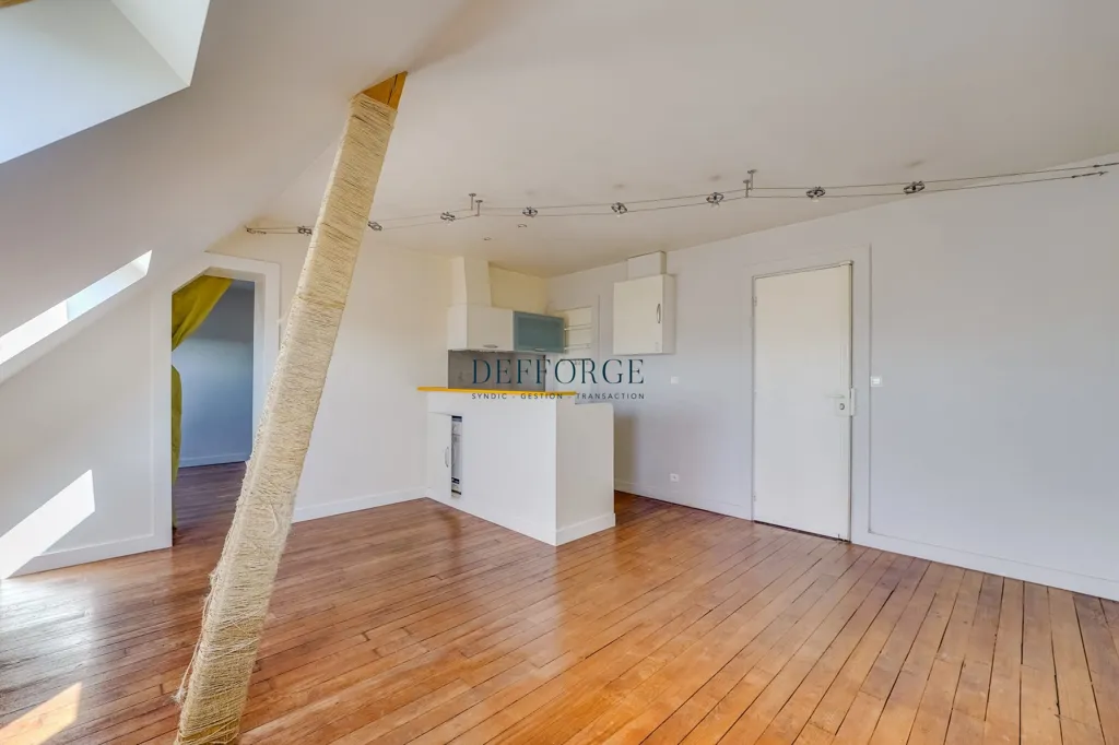 Toad - Paris 5th Arrondissement Apartment with South-East View
