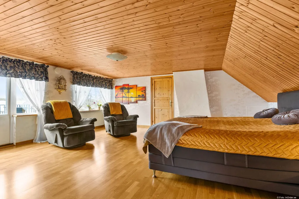 Chambres - Two-Storey Villa with Workshop in Alesta, Sjöbo