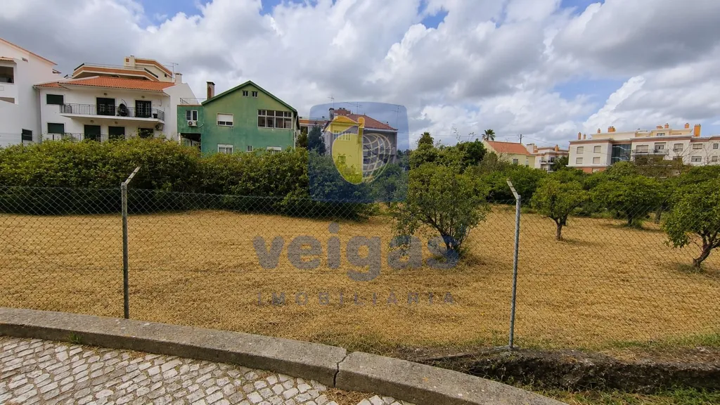 Giardino - Urban Land with Development Potential in Alverca