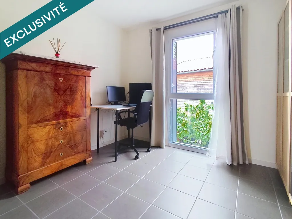 Chambres - Maison Duplex avec Jardin à Chaussan