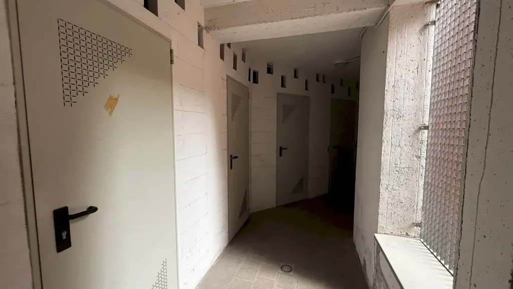 Hallway - Modernised Two-Bedroom Apartment in Bologna