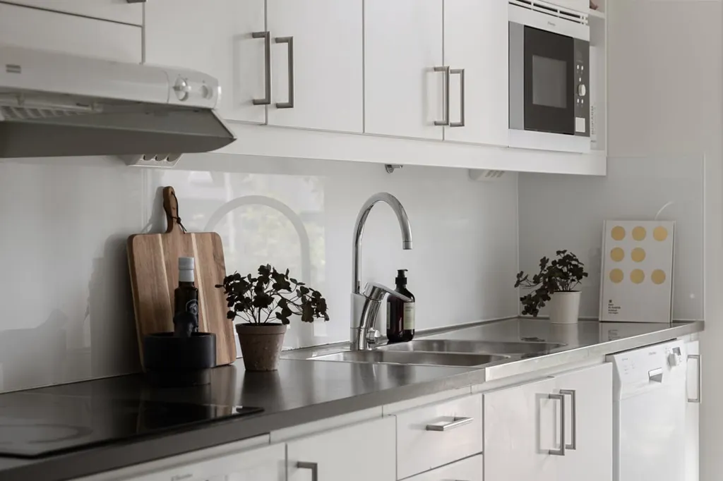 Cuisine - Apartment with Large Balcony in Ulriksdal