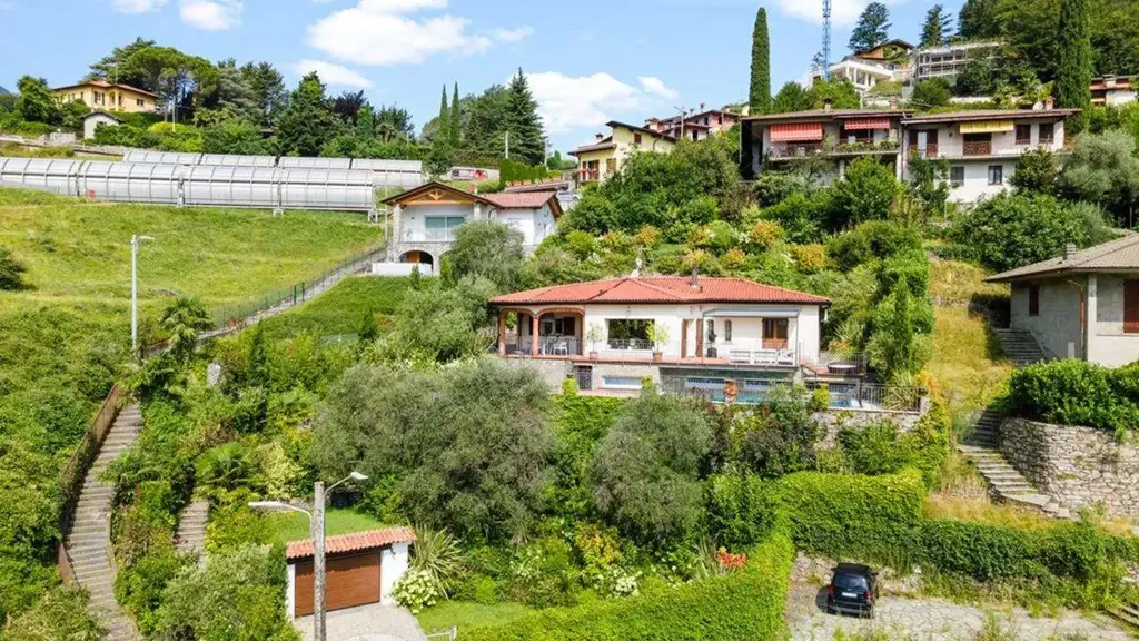 Õhuvaade - Villa with Lake View in Menaggio