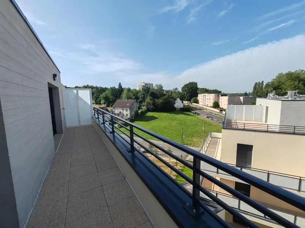 Rõdu - New 2-Bed Flat with Terrace in Chartres