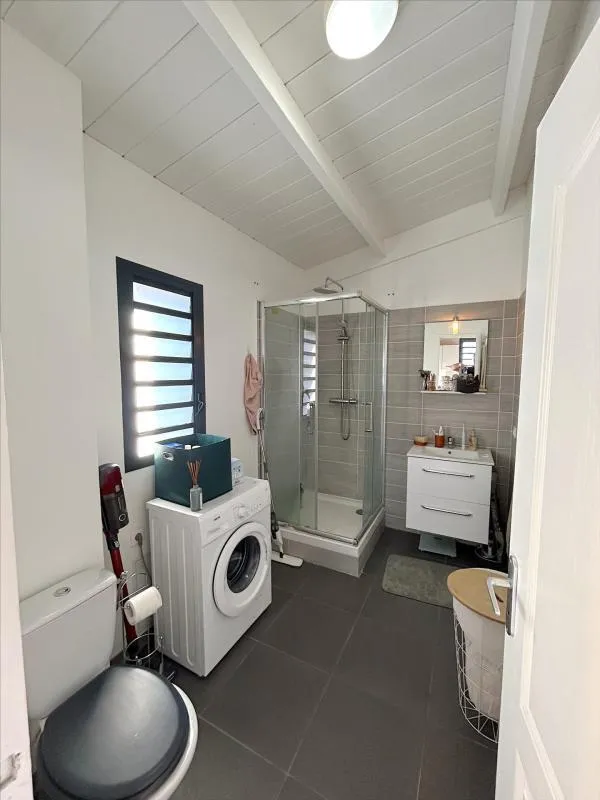 Salles de bain - Appartement T2 avec Vue Mer aux Avirons