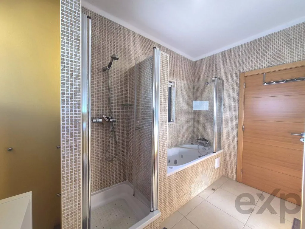 Vannitoad - Luxury Triplex with Pool in Ferragudo