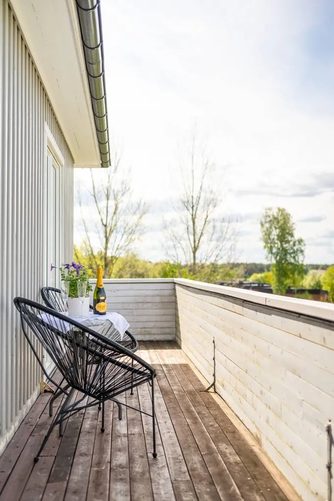 6-toaline maja asukohas Sandvikens kommun