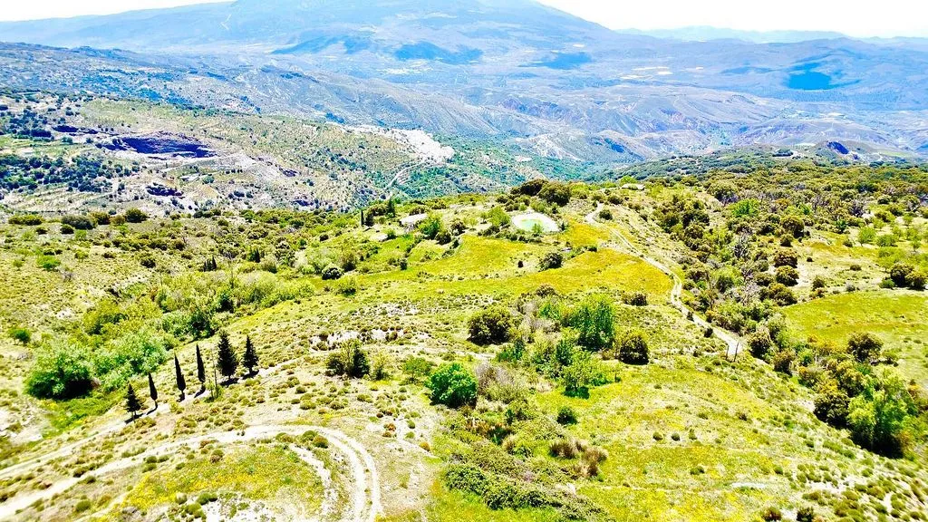 Rustic Finca with Water Source in Sierra de Júbar