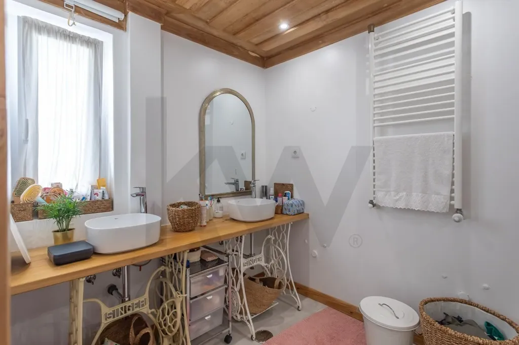 Salles de bain - Renovated House with Panoramic View in Lisbon