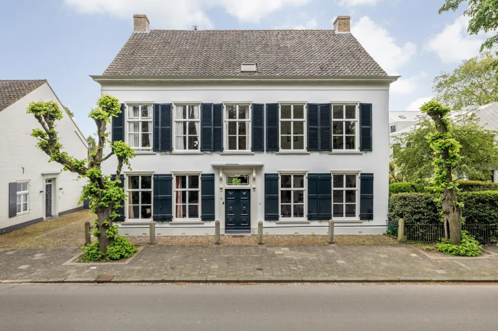 Exterior - Monumental Villa with Historical Charm in Breda