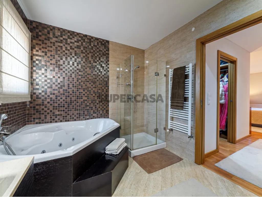 Vannitoad - Detached House with Pool in Fiães
